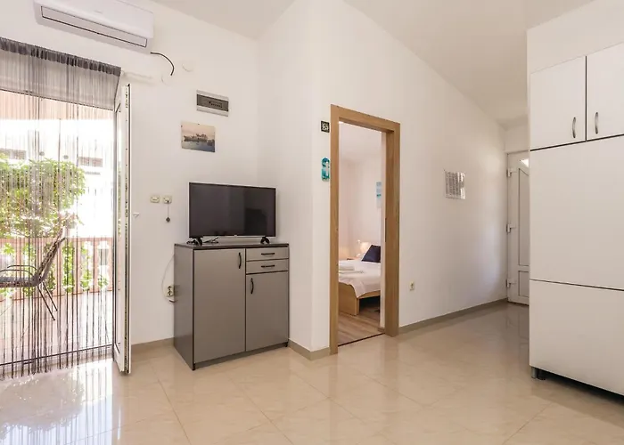 Apartman 2 Bedroom Awesome In Povljana