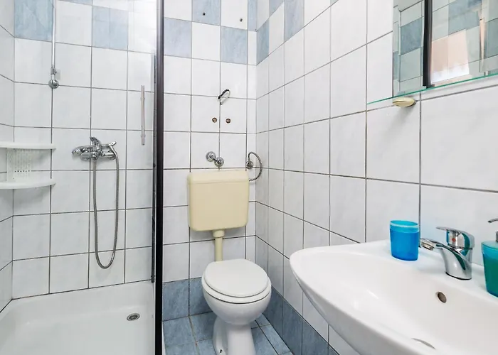 2 Bedroom Awesome In * Povljana