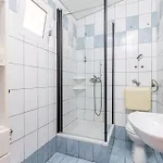 2 Bedroom Awesome In Lejlighed