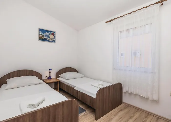 דירה 2 Bedroom Awesome In *