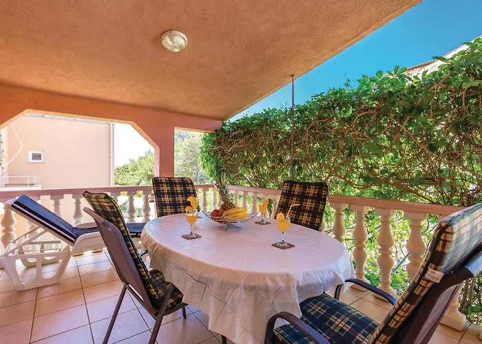 2 Bedroom Awesome In Povljana